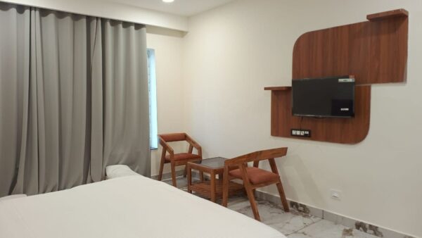 Executive Room - Image 4